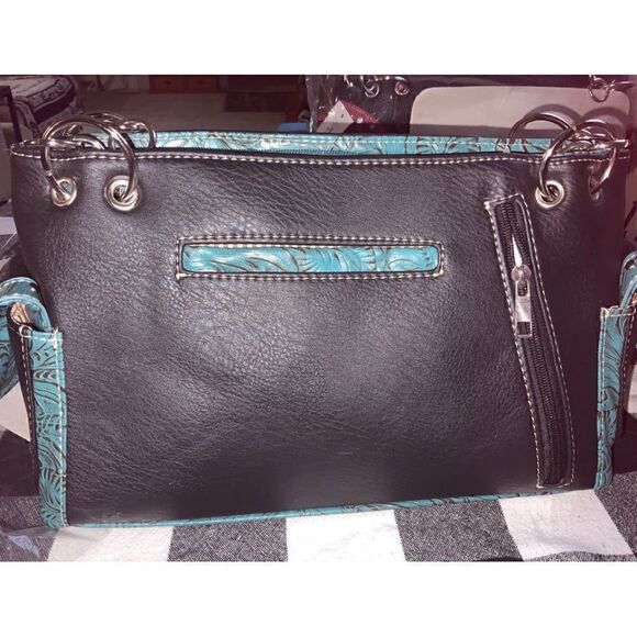 Embroidered Rhinestone Skull Contrast CC Handbag - Picture 2 of 4